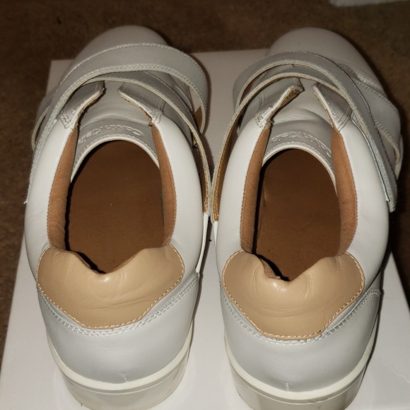 Casual LEATHER Sneakers - Picture 3 of 3